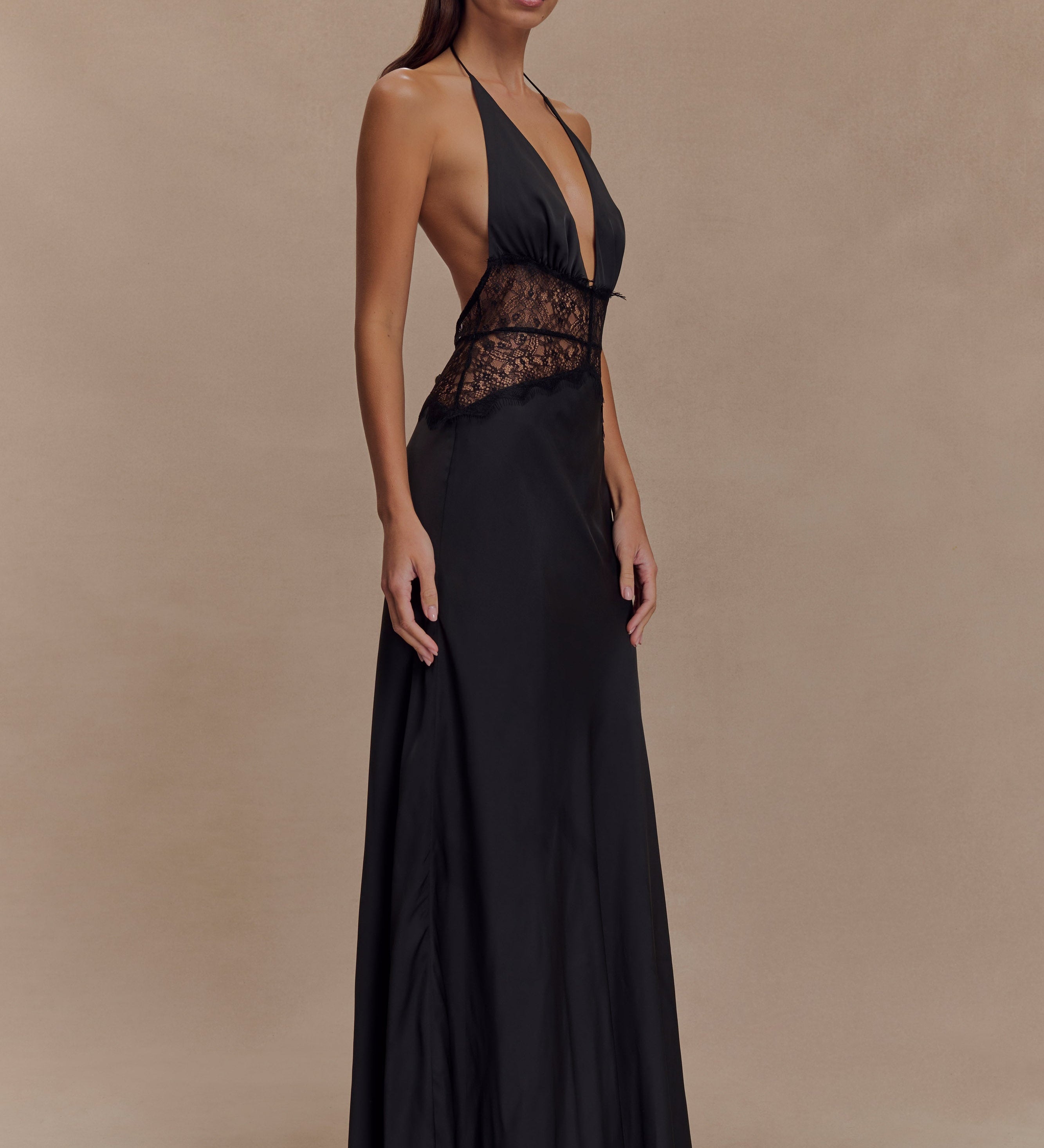Velina | Rochie de dantelă și satin de vis