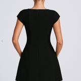 Alina – Rochie Mini Elegantă de Damă cu Decolteu Pătrat