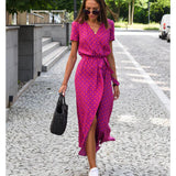 Julia - Rochie elegantă cu decolteu în V și croială care modelează silueta.