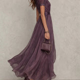 Flavia | Rochie Elegantă Lungă Violetă cu Decupaj în Formă de Picătură și Dantelă